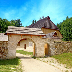 Kliknutím zvětšíte archeoskanzen-1
