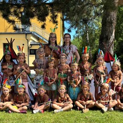 Kliknutím zvětšíte primestsky-tabor-indiani1