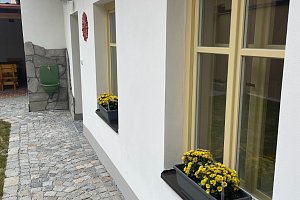 Apartmán na chalupě "Borovanské baroko" s uzavřeným dvorkem