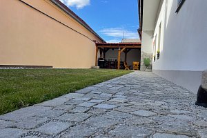 Apartmán na chalupě "Borovanské baroko" s uzavřeným dvorkem