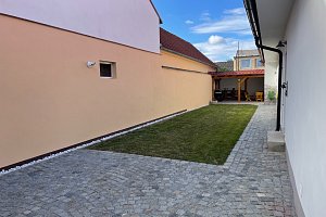 Apartmán na chalupě "Borovanské baroko" s uzavřeným dvorkem