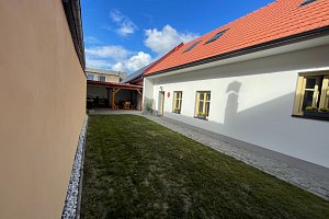 Apartmán na chalupě "Borovanské baroko" s uzavřeným dvorkem