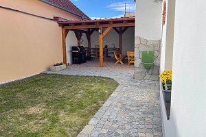 Apartmán na chalupě "Borovanské baroko" s uzavřeným dvorkem