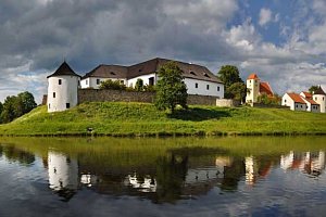 Tvrz Žumberk u Nových Hradů